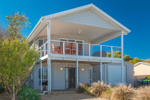 Dune At Carrickalinga 22 Taronga Crescent - New Castle Holiday 3