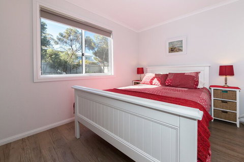 Dune At Carrickalinga 22 Taronga Crescent - New Castle Holiday 4