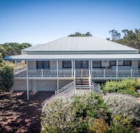 The Banksia 3 Banksia Court - New Castle Holiday
