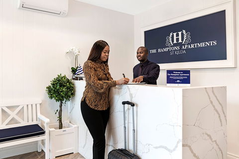 The Hamptons Apartments - St Kilda - New Castle Holiday 1