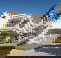 Woodland Retreat - New Castle Holiday