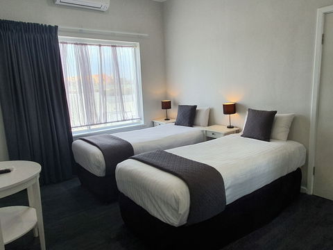 The Parade Hotel - New Castle Holiday 5