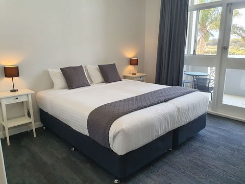 The Parade Hotel - New Castle Holiday 4