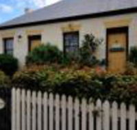 Sargeants  Armoury Cottages 1823 - New Castle Holiday