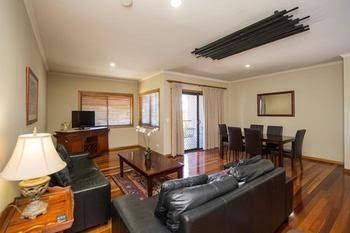 Portside Executive Apartments Gladstone - New Castle Holiday 6