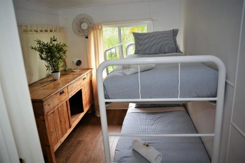 Jaspers Apartments - New Castle Holiday 6