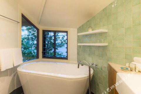 Voyages Bedarra Island - New Castle Holiday 7