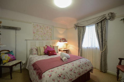 Travellers Rest Guesthouse - New Castle Holiday 1
