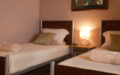 Dougies Backpackers - New Castle Holiday 6