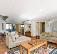2 / 21 25 Fletcher Street Casablanca at Bogarts - New Castle Holiday