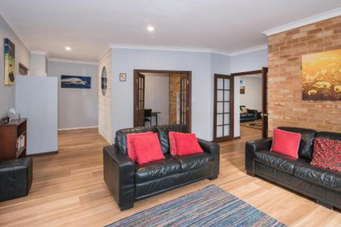 Family Friendly Holiday Haven - New Castle Holiday 5