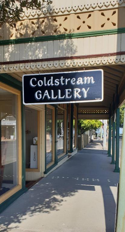 Village Stays Coldstream Gallery Bungalow - New Castle Holiday 4