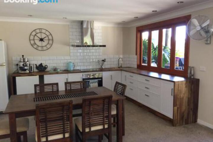 Takura QLD New Castle Holiday