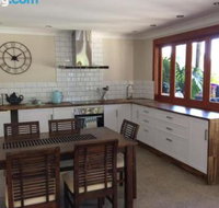 Takura Heights Modern Country Apartment with Pool Access - New Castle Holiday