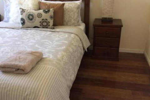 Park View Apartments - New Castle Holiday 4