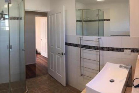 Park View Apartments - New Castle Holiday 2