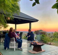 French Cottage  Loft - New Castle Holiday