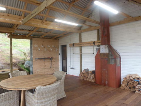 Riders Hut Derby - New Castle Holiday 5