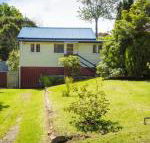 Pet Friendly Beach Cottage at Ballingalla - New Castle Holiday