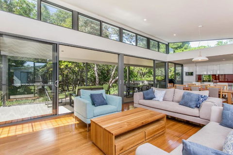 A SWEET ESCAPE Beachfront Tranquility - New Castle Holiday 6