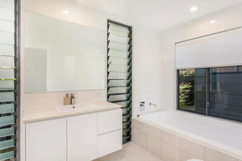 A SWEET ESCAPE Beachfront Tranquility - New Castle Holiday 1