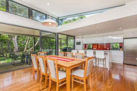 A SWEET ESCAPE Beachfront Tranquility - New Castle Holiday 4