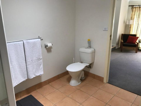 Oatlands Retreat - New Castle Holiday 3