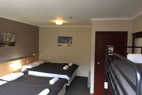 Winterhaus Lodge - New Castle Holiday 6