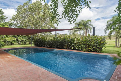 Mount Bundy Station - New Castle Holiday 6