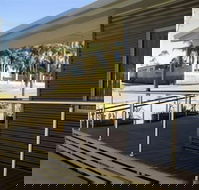 The Real McCoy Holiday Accommodation - New Castle Holiday