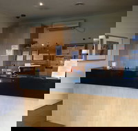 Footscray Motor Inn - New Castle Holiday