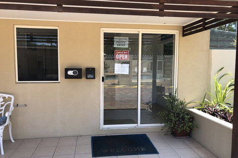 Hervey Bay Motel - New Castle Holiday 1