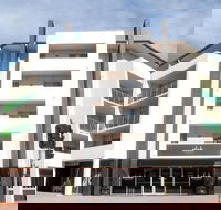 Abode Tuggeranong - New Castle Holiday