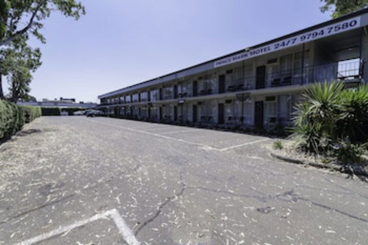 Doveton VIC New Castle Holiday