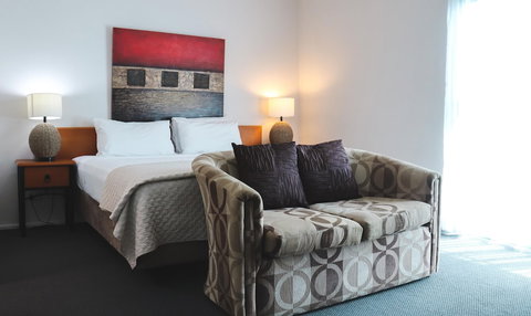 Heritage Cairns - New Castle Holiday 6