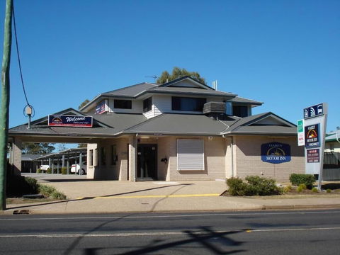 Oakey Motor Inn - New Castle Holiday 4