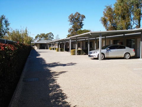 Oakey Motor Inn - New Castle Holiday 1