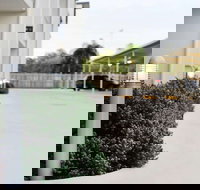 Oaks Middlemount Suites - New Castle Holiday