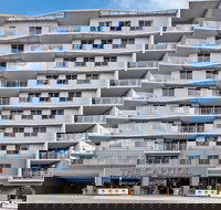 The Capitol Apartments - New Castle Holiday