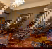 Hadley's Orient Hotel - New Castle Holiday