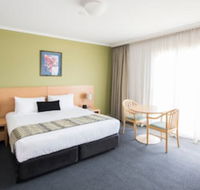 The Woden Hotel - New Castle Holiday