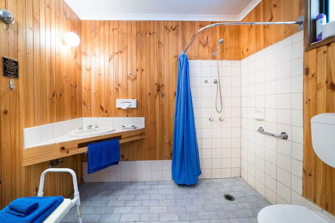 Kookaburra Motor Lodge - New Castle Holiday 4