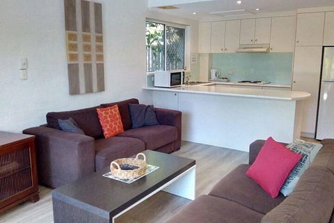 Le Court Villas - New Castle Holiday 7