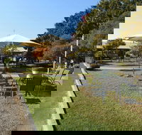 Wine Village Motor Inn - New Castle Holiday