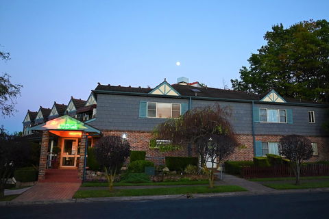 Grand Country Lodge Motel - New Castle Holiday 4