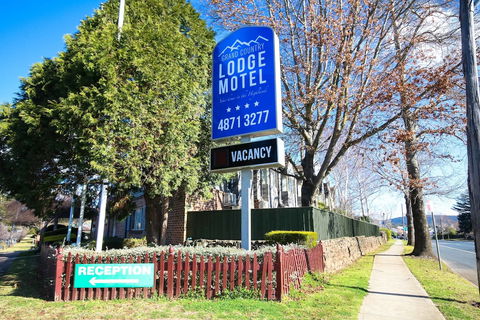 Grand Country Lodge Motel - New Castle Holiday 2
