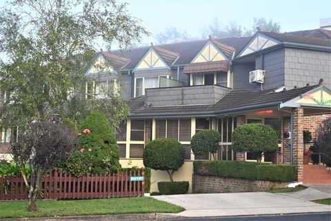 Grand Country Lodge Motel - New Castle Holiday 1