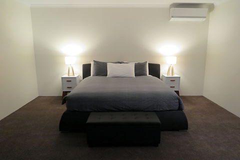 Summerhill Motor Inn - Adult Only - New Castle Holiday 6