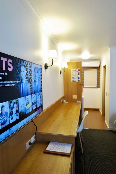 Summerhill Motor Inn - Adult Only - New Castle Holiday 5