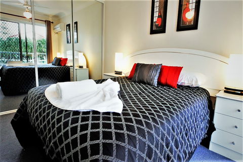 Key Largo Apartments - New Castle Holiday 6